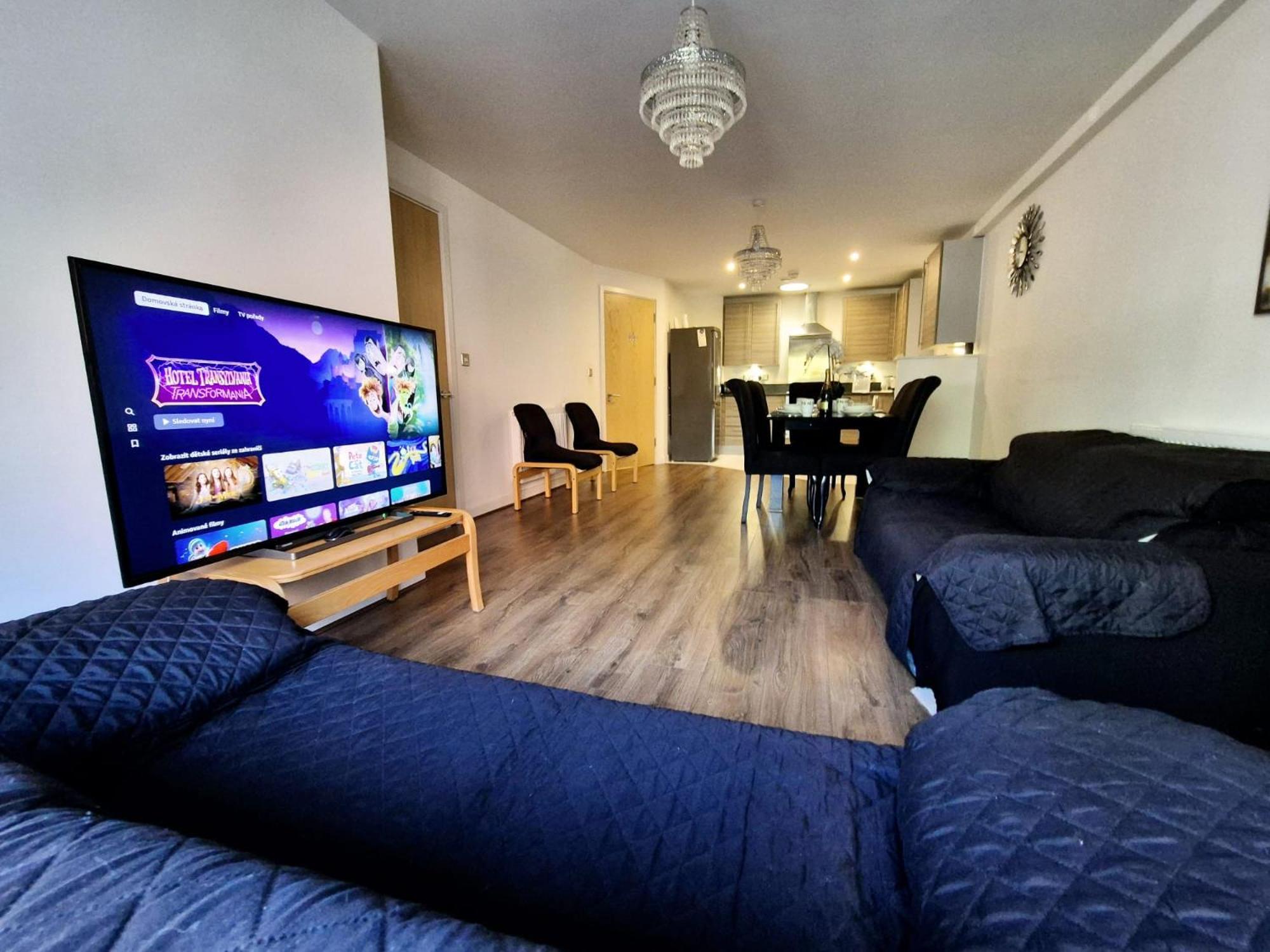 Explore London: 2 Bedroom House In Wood Green Экстерьер фото